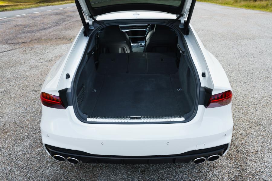 Багажник Audi S7 Sportback TDI 2019 года  (UK) (фото 29 из 41)